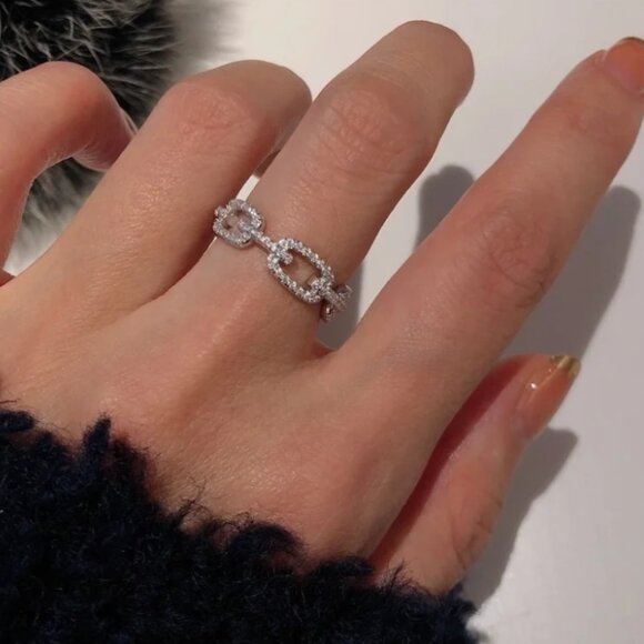 Elegant Silver Link Luxury Inspired Ring - Picture 3 of 4